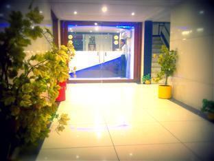 Hotel Aditya Rajkot Buitenkant foto