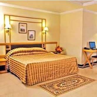 Hotel Aditya Rajkot Buitenkant foto