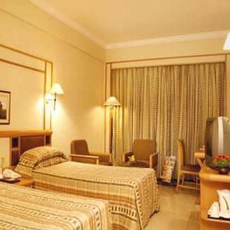 Hotel Aditya Rajkot Buitenkant foto
